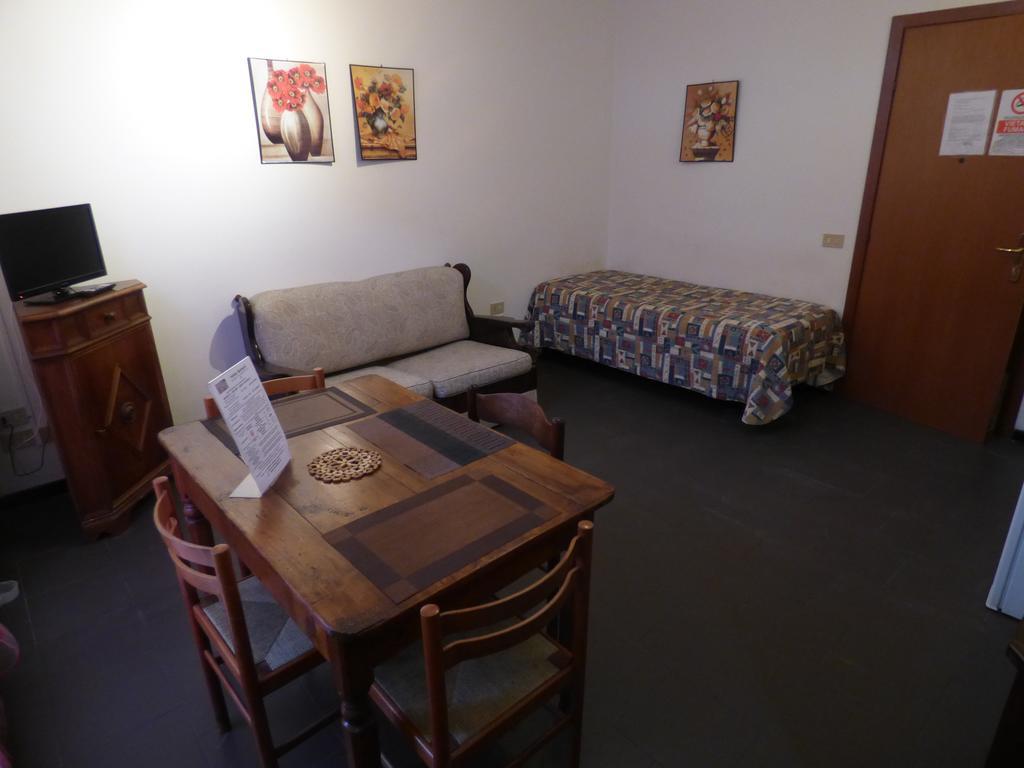 Holiday Matteotti Монтекатини Терме Екстериор снимка