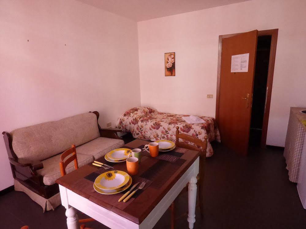 Holiday Matteotti Монтекатини Терме Екстериор снимка